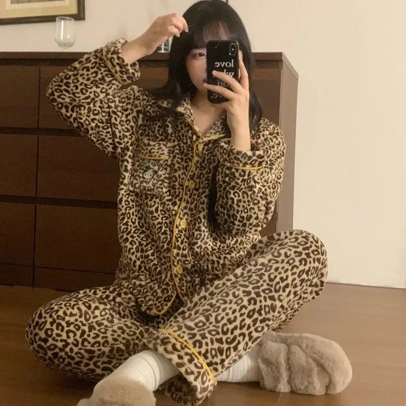 Hot Kawaii Hello Kitty Leopard Print Pajamas and Pajamas Girls Long-Sleeved Tops Coral Velvet Sexy Cardigan Casual Home Wear Set