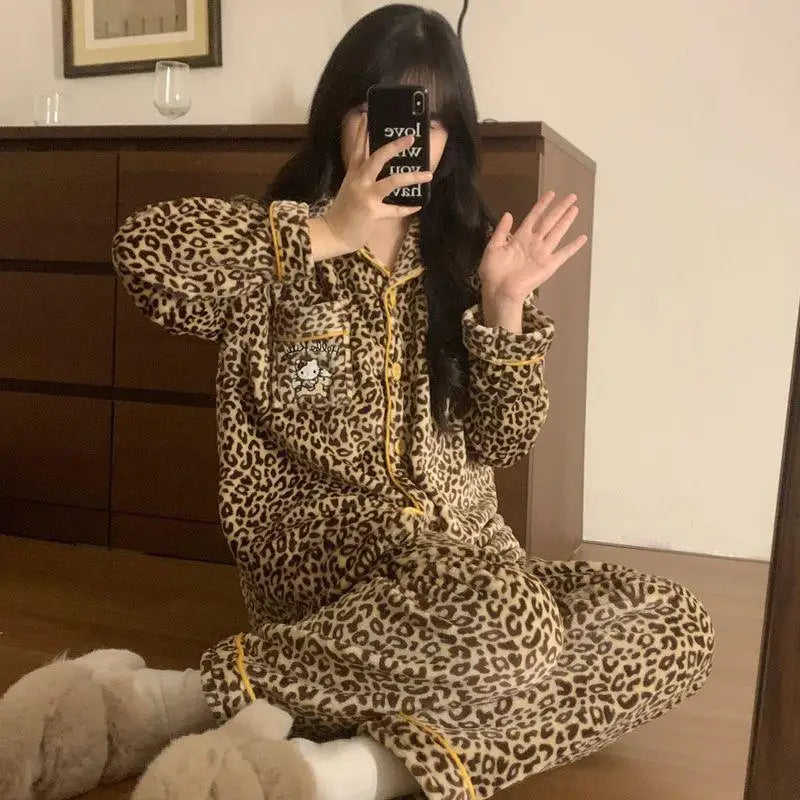 Hot Kawaii Hello Kitty Leopard Print Pajamas and Pajamas Girls Long-Sleeved Tops Coral Velvet Sexy Cardigan Casual Home Wear Set