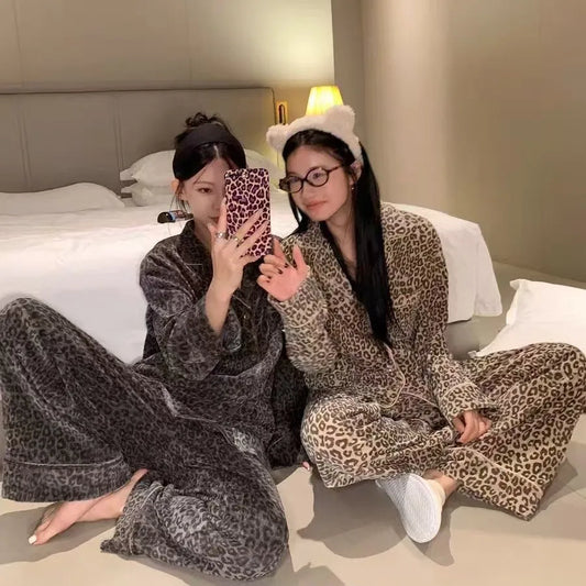 Hot Kawaii Hello Kitty Leopard Print Pajamas and Pajamas Girls Long-Sleeved Tops Coral Velvet Sexy Cardigan Casual Home Wear Set